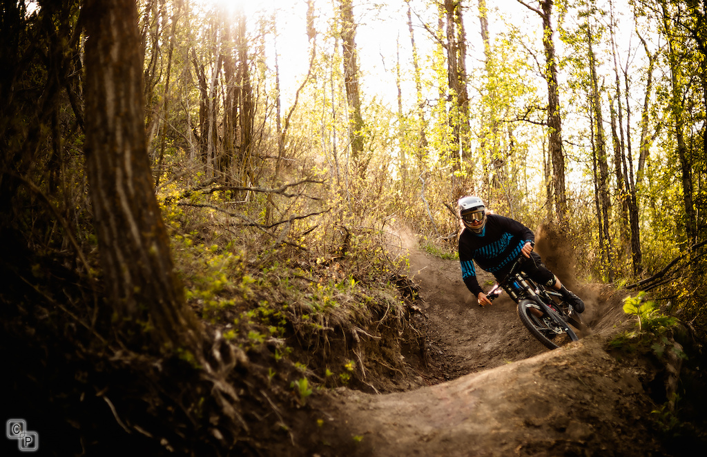 Stephane Pelletier roosting a hidden section of trail in Calgary, AB.