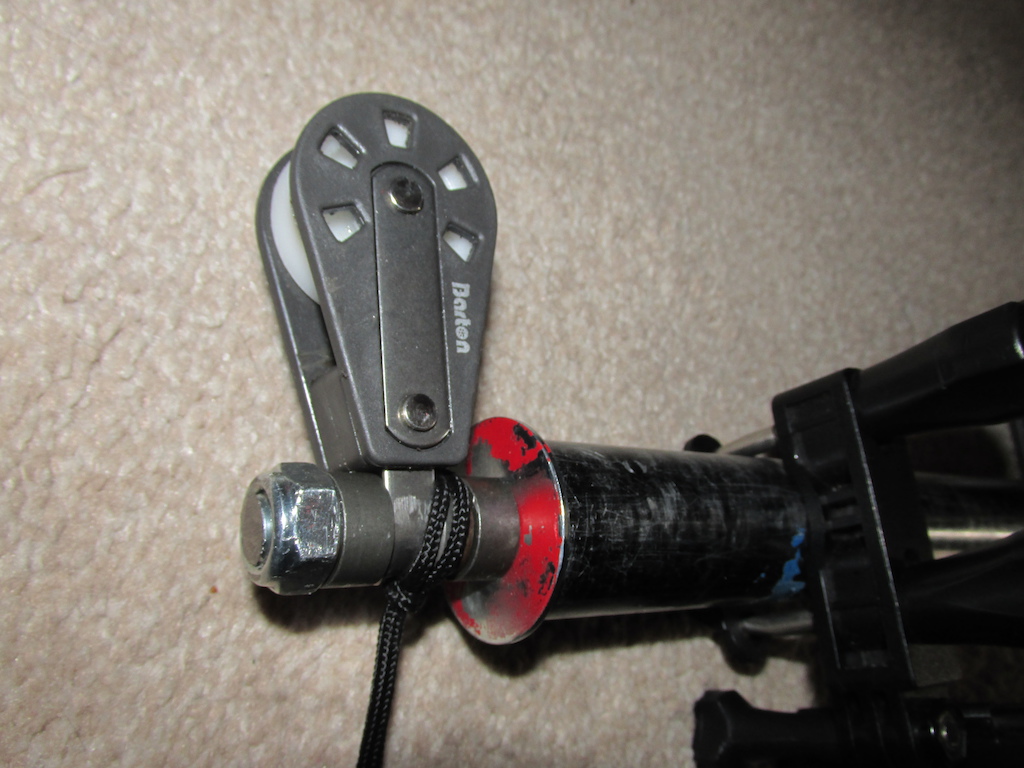 HomeMade Cable Camera using two boating pulleys, a cut seatpost and a threaded bar...