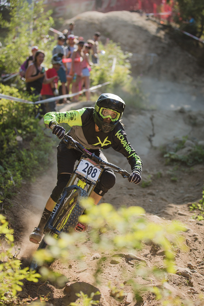 Claire Buchar races to third in the 2014 Crankworx Canadian Open DH.