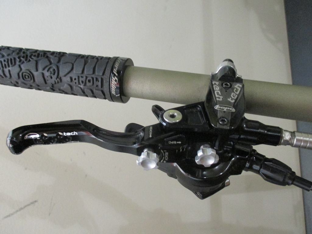 2013 Hope tech stealth brakes with braided hose