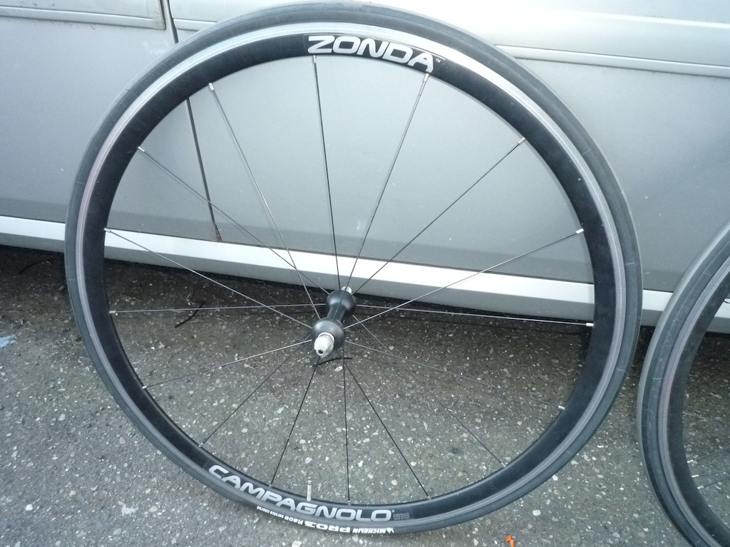 0 Campagnolo ZONDA G3 wheelset 700c  10spd w/tires