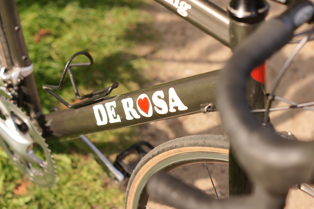 New road toy :)

De Rosa KING - almost full old Dura Ace  :)