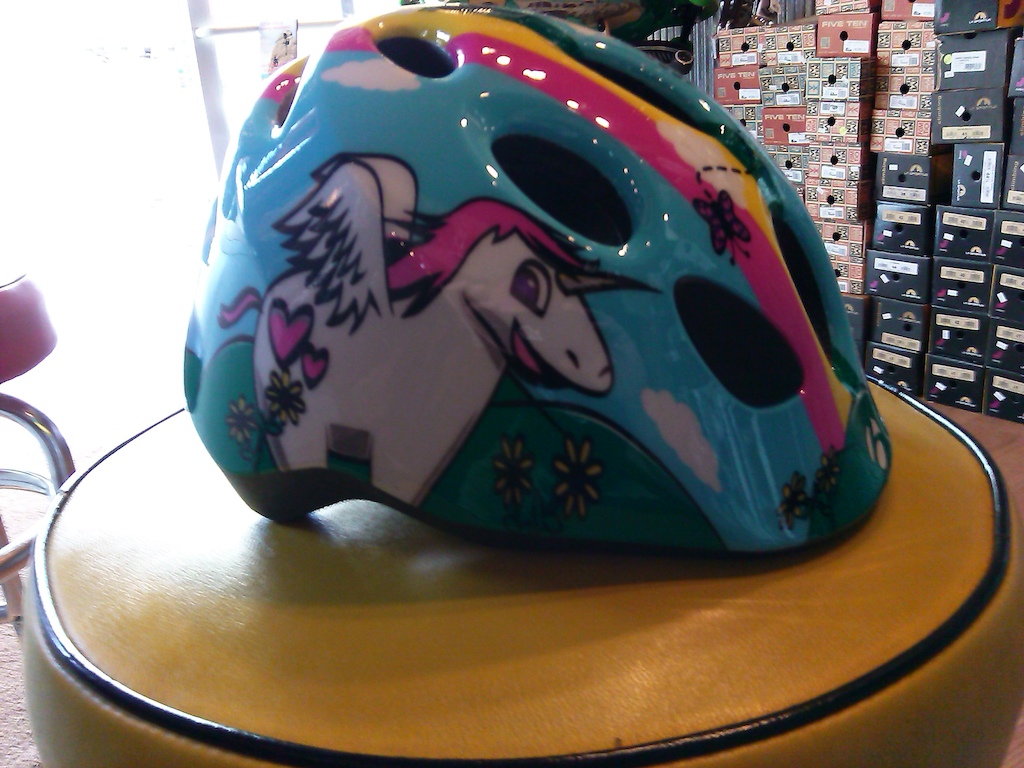 My new enduro helmet finally arrived!!  Baller!