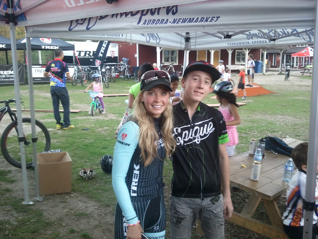 Emily Batty was racing at the Epic Fall 8 hr at Hardwood Hills! She is a class act on and off the course!