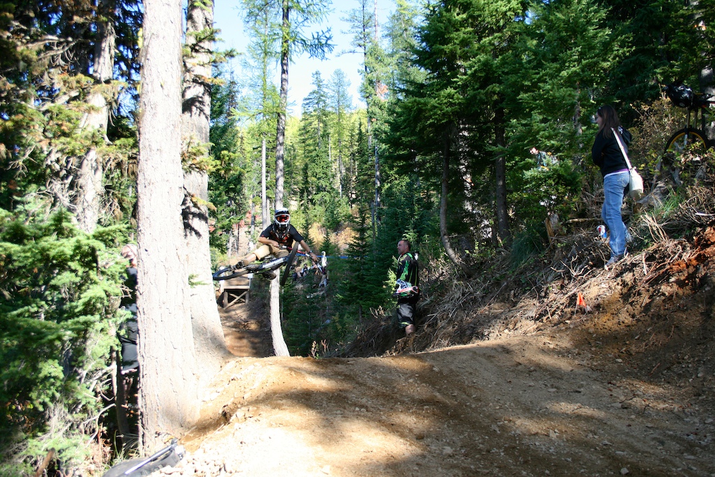 Gettin horizontal and tapping the tree to win the steeze off! "Riders Choice"