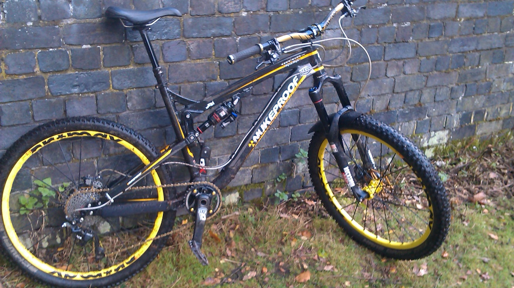 2015 Rock shox debonair fitted and flying )
