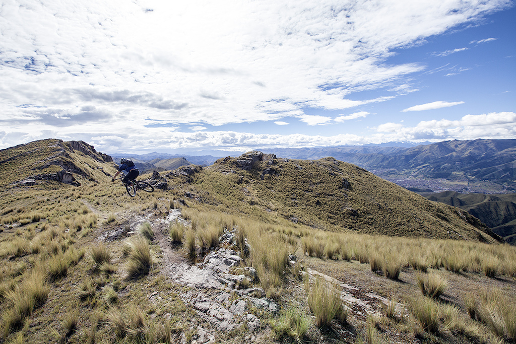 Close to the city of Cusco, is located one of the most funny and fastest Enduro trails of this area. Is called Via Lactea (Milky Way), starting at 4000 m and ending at 3400 m. and surrounded of outstanding landscapes!!