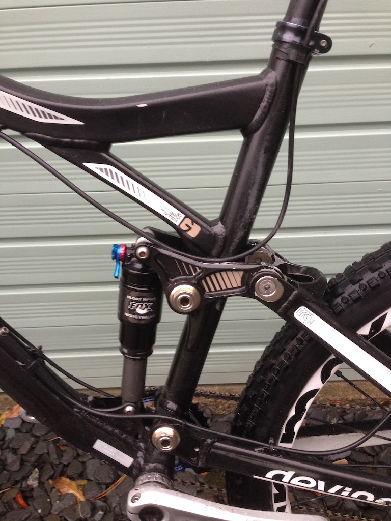 2011 Devinci Dixon Large xc enduro mtb kitted out