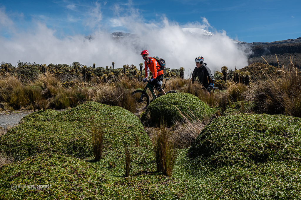 Riding in the colombian nationalparc Los Nevados for a foto shooting,published in swiss RIDE magazin
