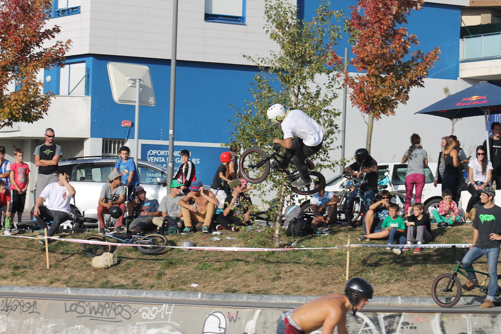 Afro Trails Halloween Jam 2014.  Photo by Unai Salinas.  AfroTrailsClothing.blogspot.com
