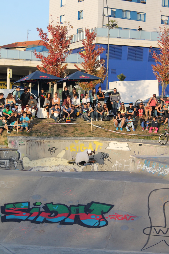 Afro Trails Halloween Jam 2014. 
Photo by Unai Salinas.  AfroTrailsClothing.blogspot.com