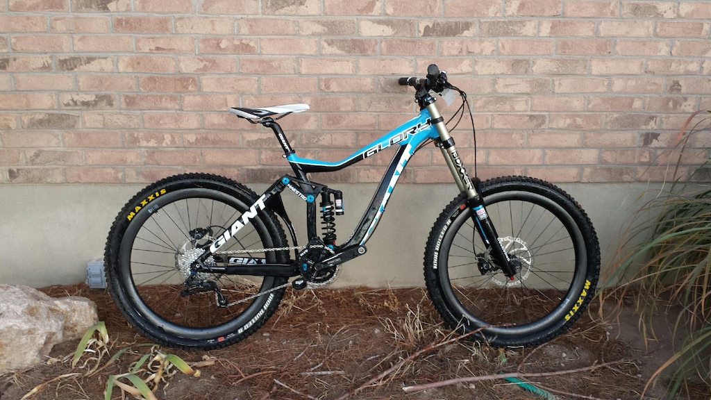 2013 Giant Glory 2     ** With brand new ENVE m90 rims **