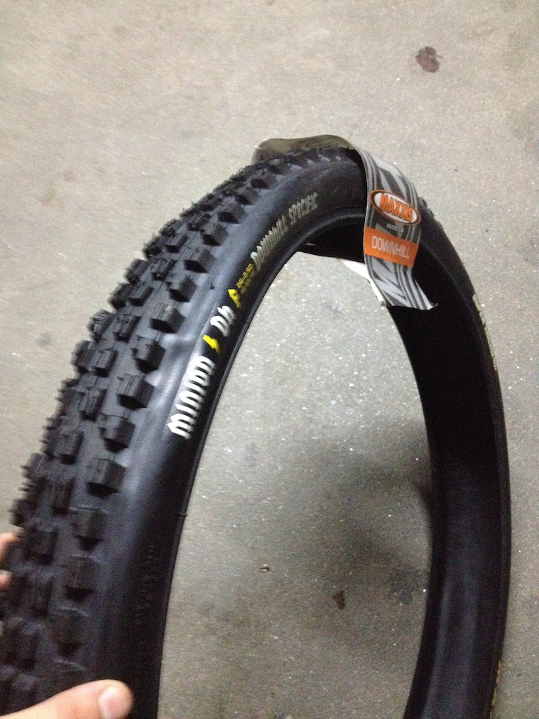 2014 MAXXIS Minion 26X2.50 Super Tacky Novo