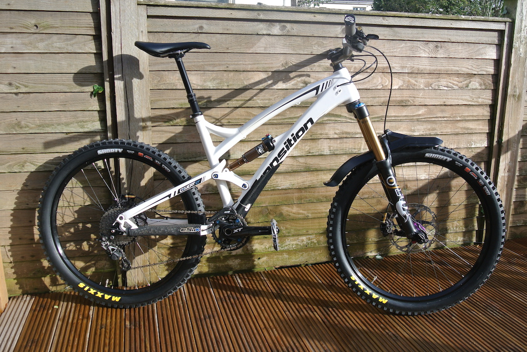 De-Stickered the Stans Flow Ex rims, Hope Tech V2's replaced with Shimano Saints and Rotors, New Maxxis Shorty Trail Tyres
