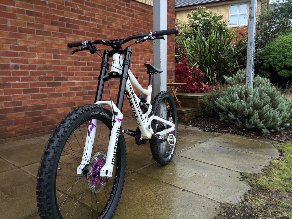 Morewood Makulu 2009; Marzocchi 888 RC3; Nukeproof Generator Wheelset; Fox DHX4; Shimano Saint Drivetrain; StraitLine Silent Guide; Schwalbe Muddy Marry Tyres; Charge Spoon Saddle; Funn Seatpost; Easton Haven Bars; Avid Code R Brakeset; Hope Saw Rotors Purple; Shimano SPD Pedals; Easton Havoc Bars