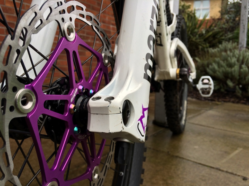 Morewood Makulu 2009; Marzocchi 888 RC3; Nukeproof Generator Wheelset; Fox DHX4; Shimano Saint Drivetrain; StraitLine Silent Guide; Schwalbe Muddy Marry Tyres; Charge Spoon Saddle; Funn Seatpost; Easton Haven Bars; Avid Code R Brakeset; Hope Saw Rotors Purple; Shimano SPD Pedals; Easton Havoc Bars