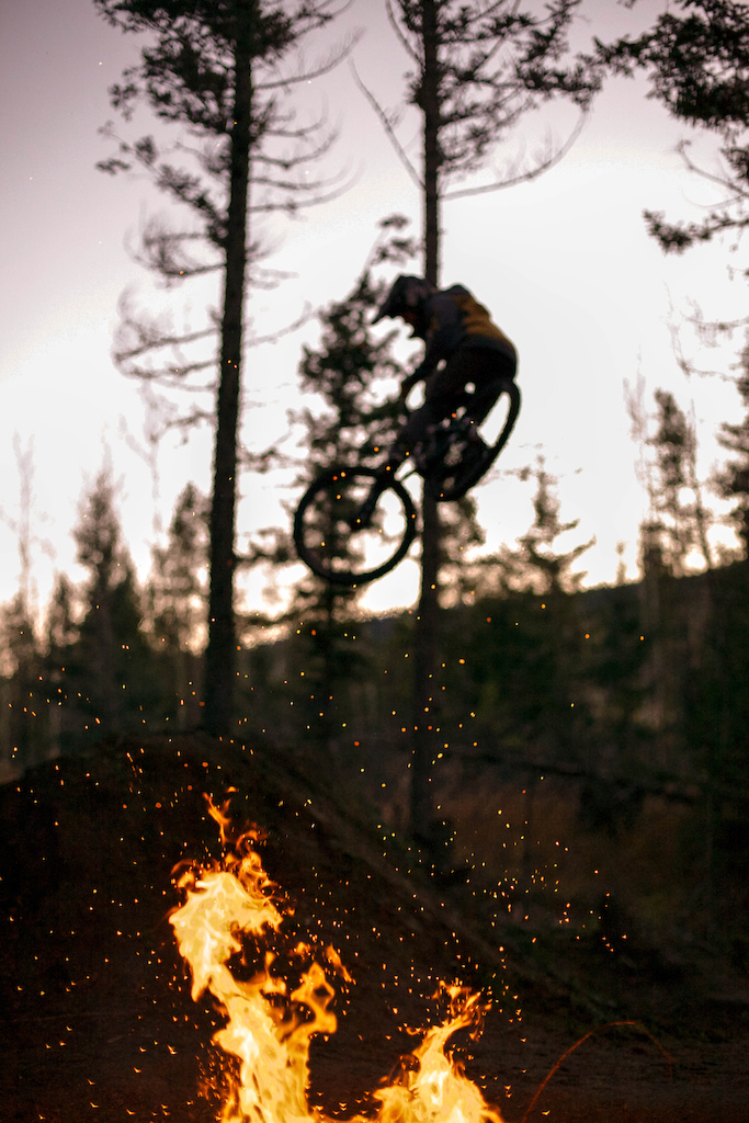 Daltron 3000 with a real nice mid air kick out while riding the Big Ol' Step Up trail. Big dangers here as there is a fire blazing right beneath him.