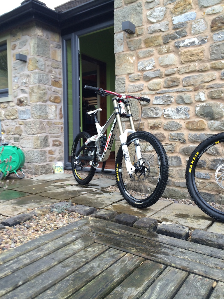 2010 Trek Session 88 - Medium