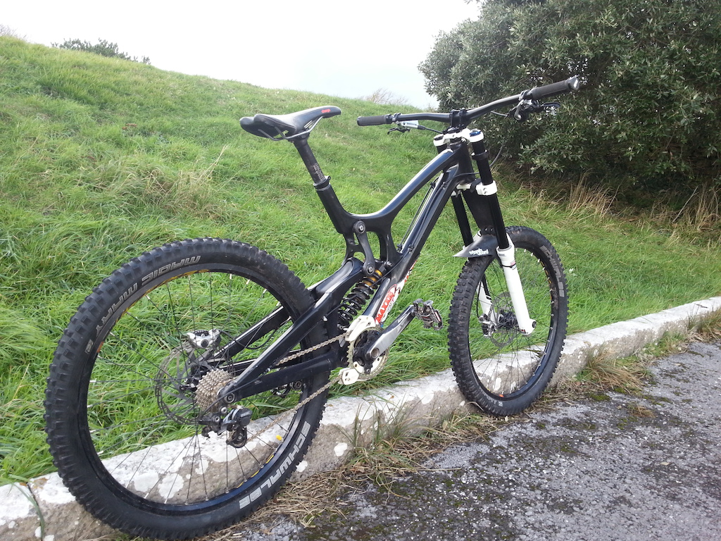 2012 Santa Cruz V10c mk4 Carbon, Boxxers, Saint, Hope
