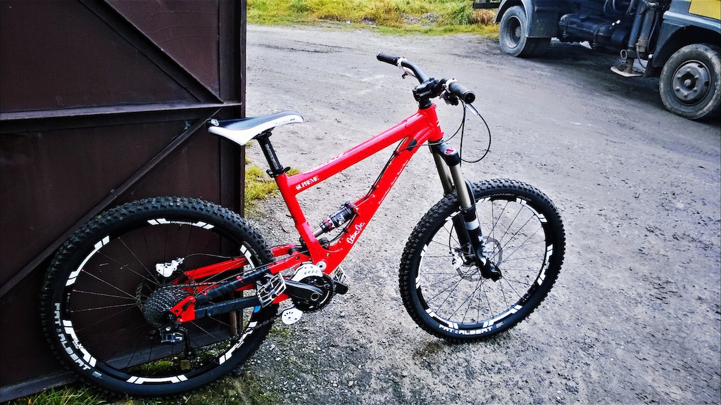 Commencal Supreme 6 - 2010r.

Nowe ęduro w stajni, czas na modyfikacje :)