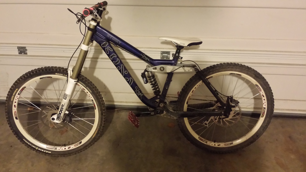 2007 Kona Stinky CUSTOM DH