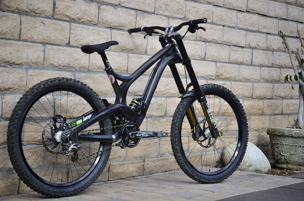 Evil Undead, Dvo Emerald &amp; Jade, Saint groupo, Mavic rims laced to Dt Swiss 240s, 80HD test stem, Odi Flight control bars &amp; ag1 grips, Straightline silent guide, KMC diamond like coating chain, SDG seat &amp; post, Maxima racing olis used throughout the full bike.