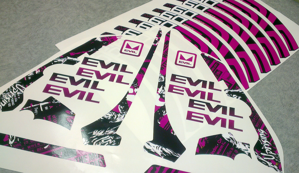 Custom stickers for Evil Uprising &amp; Enve M60

Find us on FB: https://www.facebook.com/pages/N%C3%A9meth-L%C3%A1szl%C3%B3-DESIGNS/135788446492618

homepage: http://nldesigns.eu/