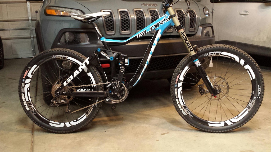 2013 Giant Glory 2     ** With brand new ENVE m90 rims **