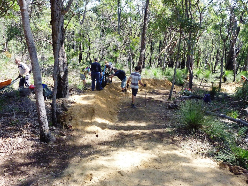 Lovin' Shovels in Perth, AUS in the Kalamundu Trails.