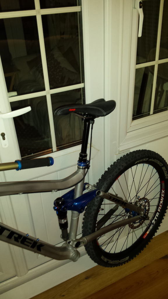 My new shwalbe Hans Dampf 2.35 race star compound snake skin tubeless tyres.
My whole groupset is on it's way and should be delivered tomorrow. The whole bike should be finished on Saturday!