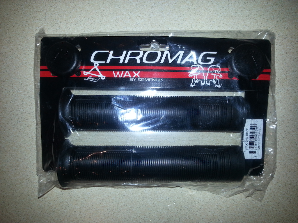 Chromag Wax grips for my bike. ..:)150mm length.
£12.99 from SHORELINES.