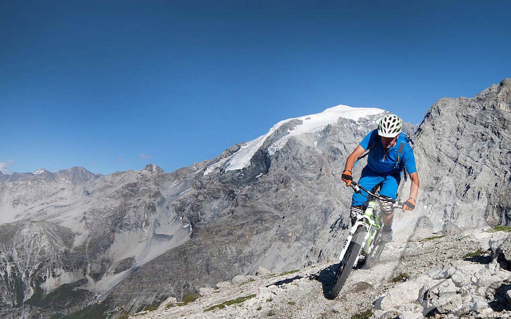 Riding with the Ortler in your back