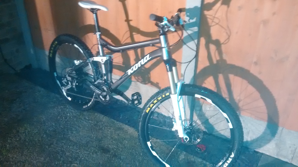 0 Kona tanuki deluxe xc bike. good spec - as new