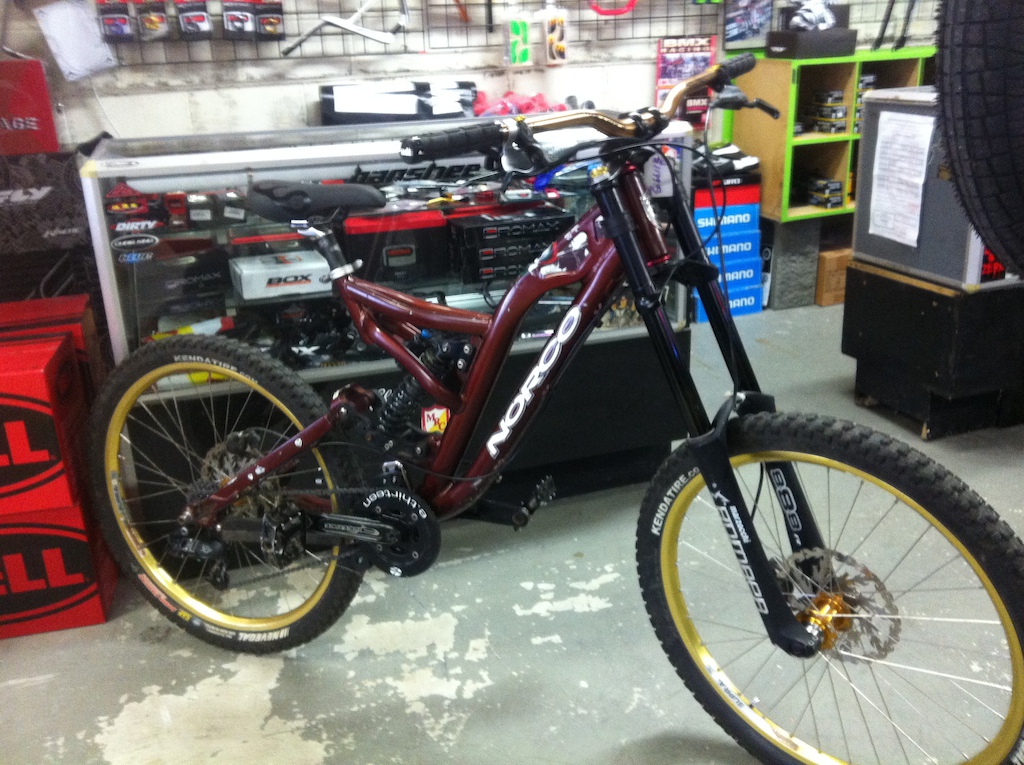 My first DH bike, 2005 Norco Shore 3 Custom - SOLD