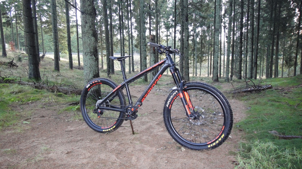 Dartmoor Hornet with new parts, new Rockshox Reverb Stealth with 150mm drop, New 2014 Sram X0 trigger with custom paint job, new Garmin 510 GPS on a Sram mount and a new Maxxis Ikon Exo EXC rear tire, Mucky Nutz fender bender for the bad weather