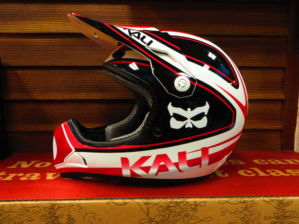 2013 *NEW* Kali Protectives Mantra Red/White
