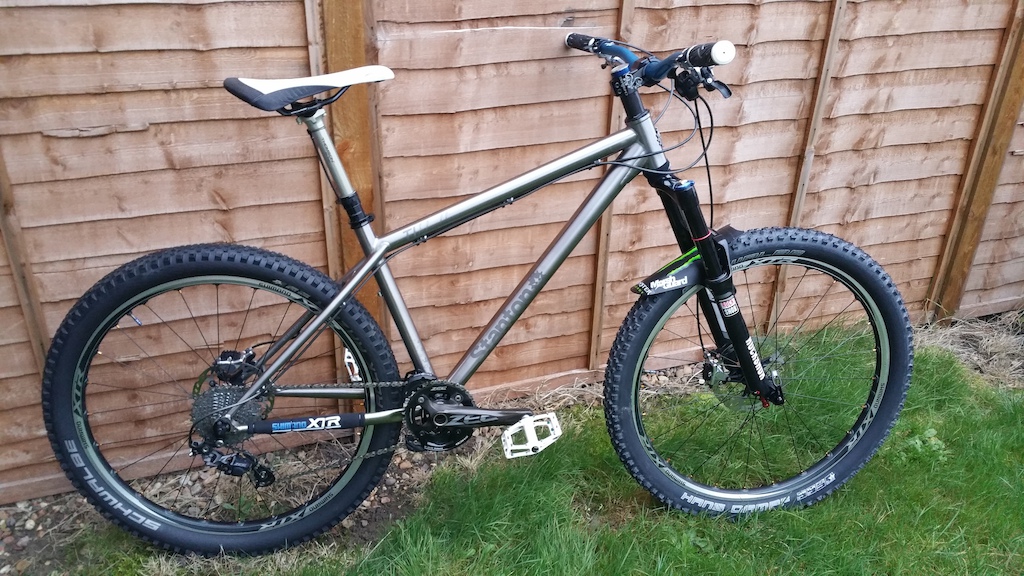 My dream bike is now complete and I couldn't be happier. Big thanks to Dan Stanton for designing a superb bike. The Stanton Slackline.