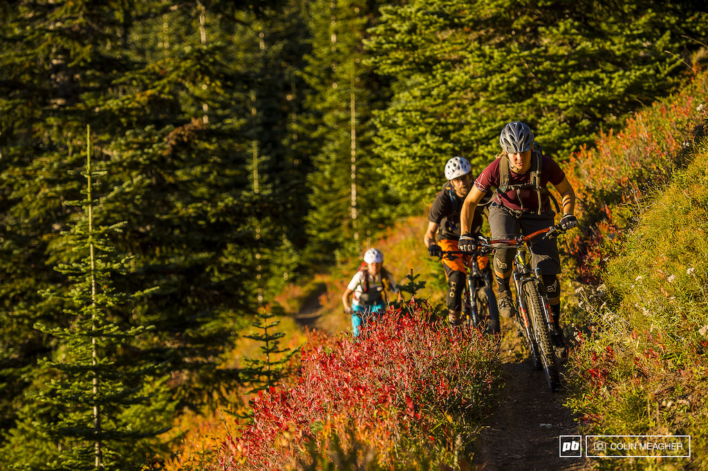 Nikki Hollatz leading out Dave Goode and Jenny Konway on the Dalles Ridge trail heading for Deep Creek and 3200 vertical feet of goodness.