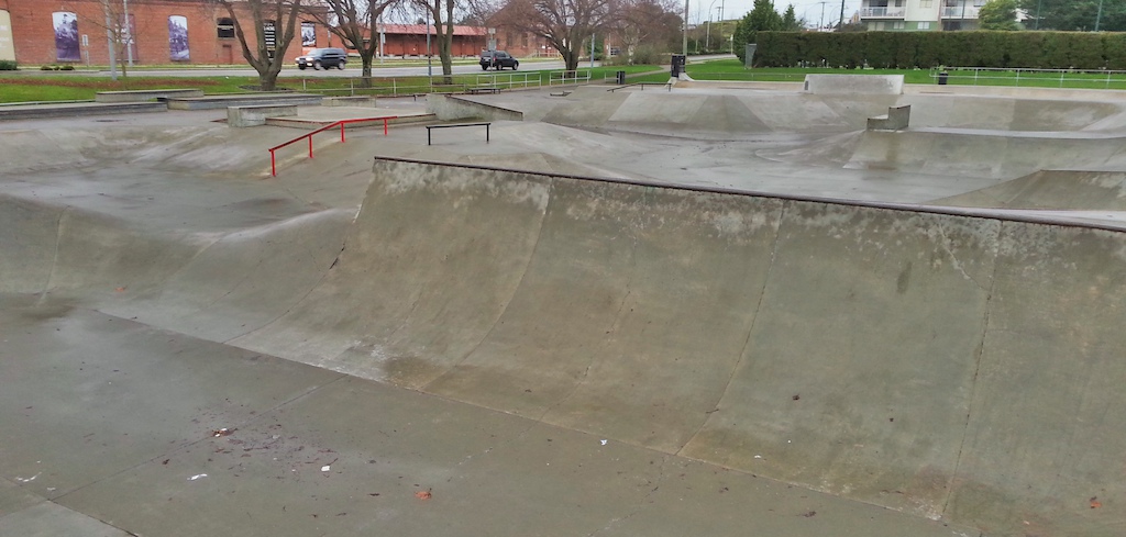 9am skate park visit! nice to get out and tool around before breakfast. 5th ride.
