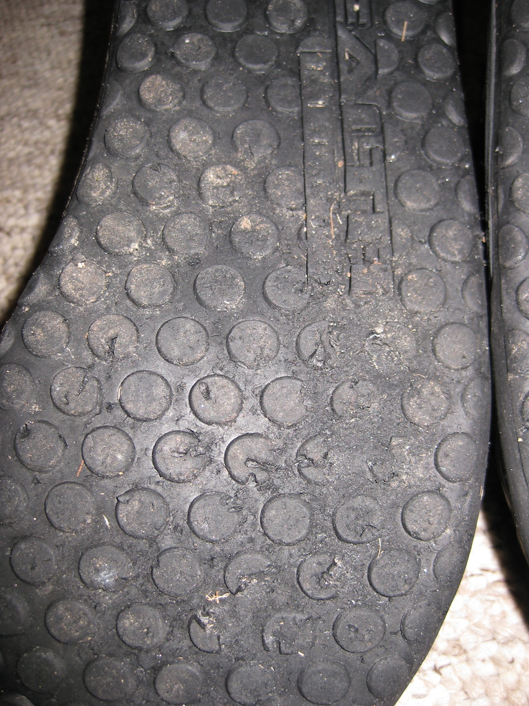 new 5.10s after 3 rides!!!!!!....appx 10hrs riding albeit all in the wet.

new 5.10s are stupid grippy but built like shit, and new compound for sole will wear out far too quick for trail use. maybe ok for DH