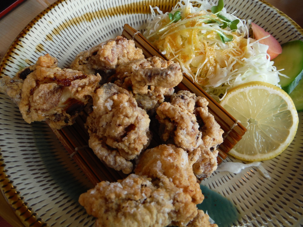 A popular Japanese Lunch!
Fried Chicken (karaage)