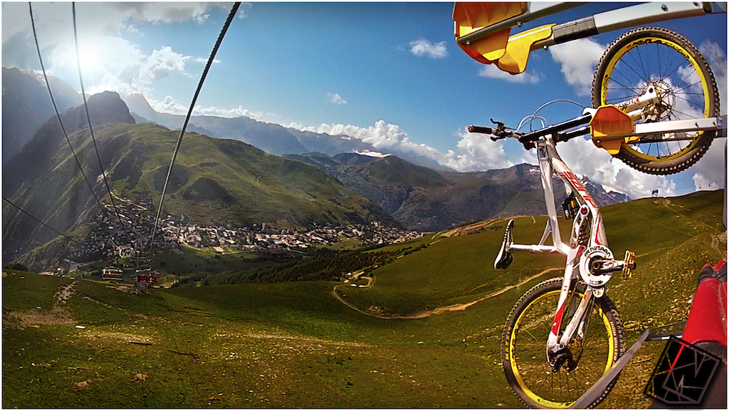 Pic from the top of "Le Diable" from les Deux Alpes - FRANCE - Summer 2014

Bike : YoungTalentIndustries Tues WC Limited