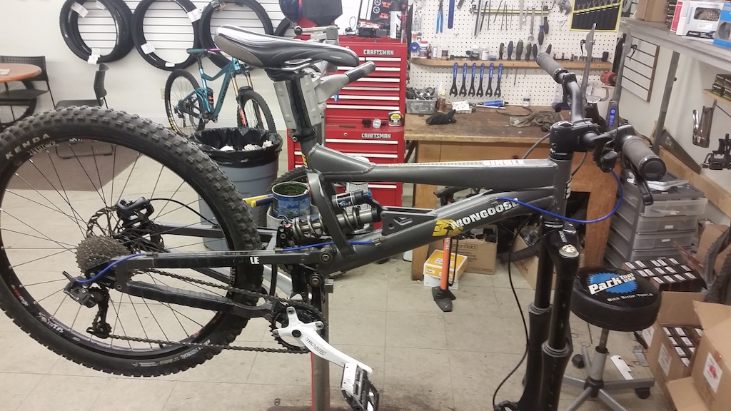 2007 PRICE DROP Mongoose BlackDiamondSingle