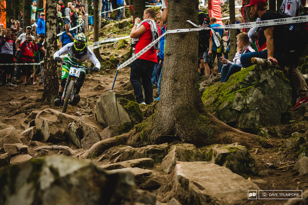 Sam Hill was loking unstappable here and would end the day with the fastest top 2 splits, but sadly things came undone for same on the last rock garden.