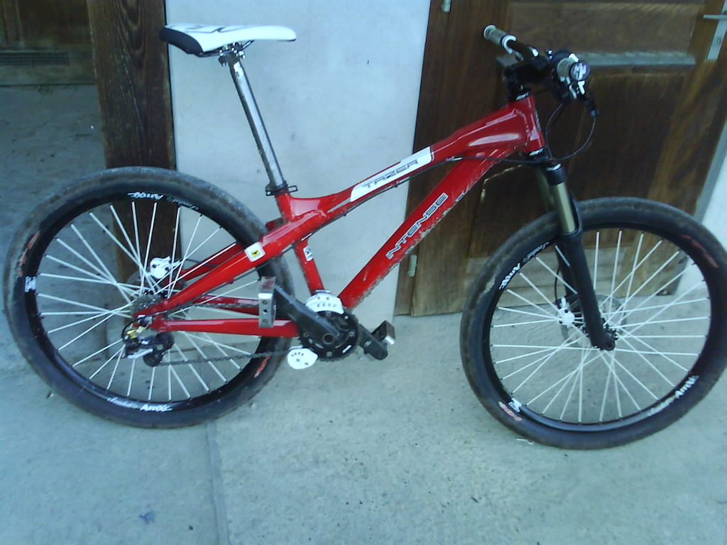 2012 Intense Tazer HT Red in nice condition