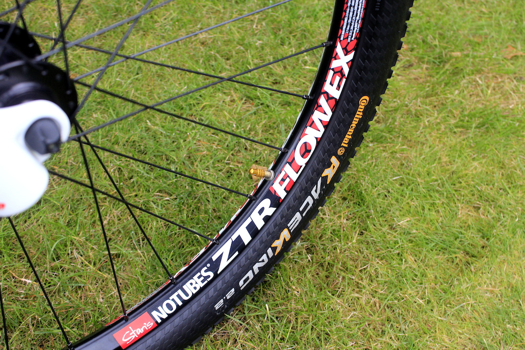 Stan's NoTubes ZTR Flow EX &amp; Continental RaceKing Protection 2.2