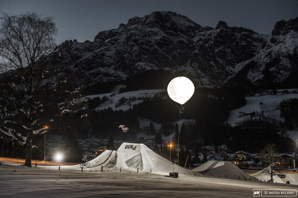 One of the coolest ideas during the night riding was to light the track up with balloons! Who wouldn't like to shred a course that looks like this?