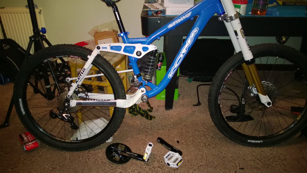little bro first dh bike that im helping him build up