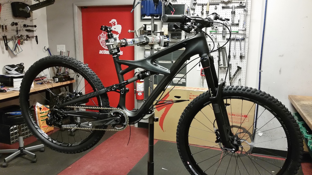 New carbon enduro coming along nicely.  Can't wait to ride this thing.