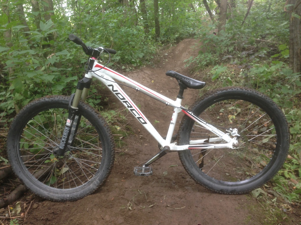 norco rampage with chromag goodies